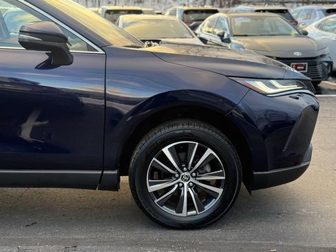 Certified 2023 Toyota Venza LE image 10