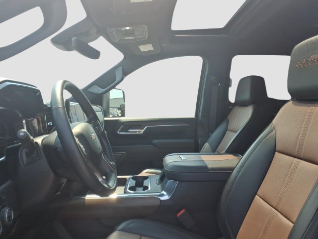 Used 2024 Chevrolet Silverado 2500 High Country AWD/4WD image 8