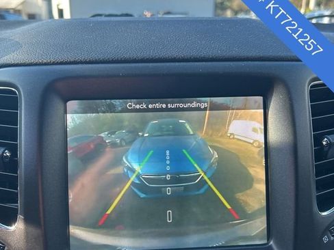 Used 2019 Jeep Compass Trailhawk image 4