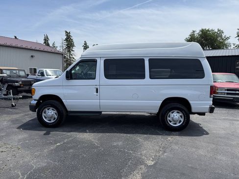 Used 2006 Ford E-350 and Econoline 350 XL RWD image 2