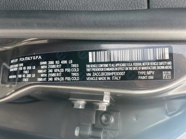 Used 2017 Jeep Renegade Trailhawk AWD/4WD image 27