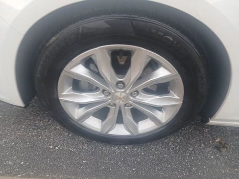 Used 2024 Chevrolet Malibu LT image 44