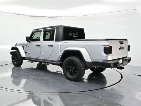 Used 2022 Jeep Gladiator Willys image 7