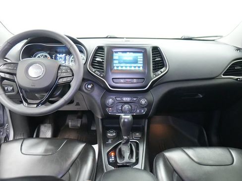 Used 2021 Jeep Cherokee Latitude Plus AWD/4WD image 30