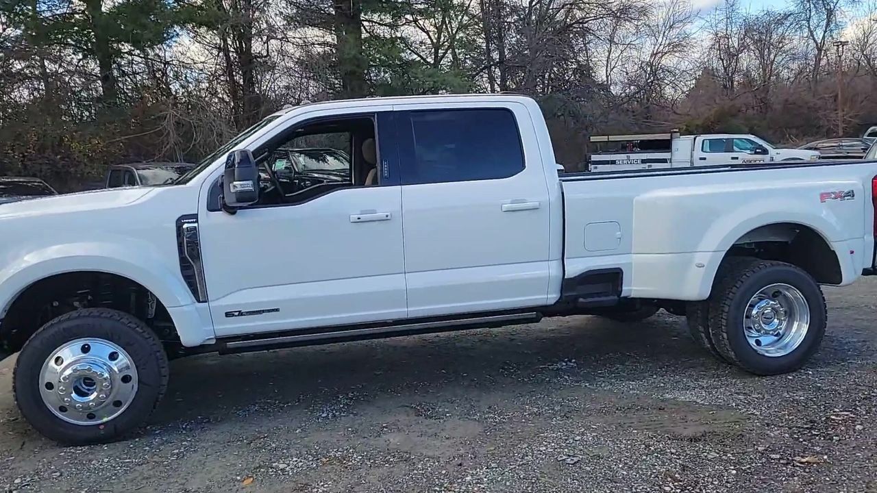 Used 2024 Ford F450 Lariat w/ Lariat Ultimate Package AWD/4WD image 8