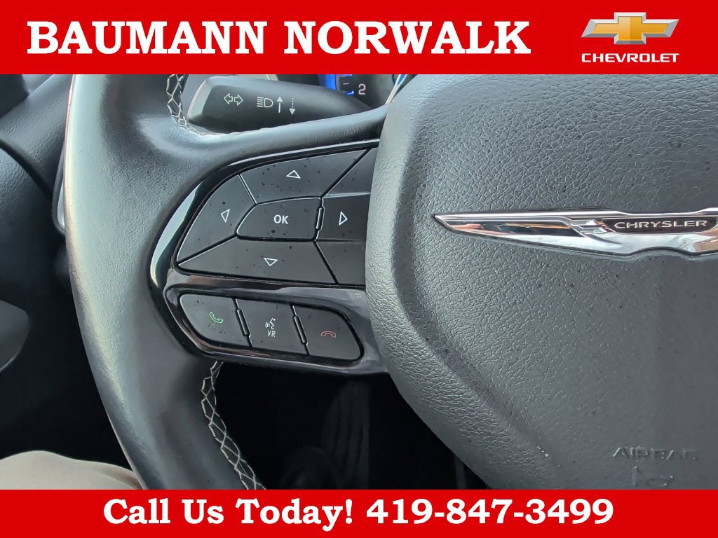 Used 2018 Chrysler Pacifica Touring-L w/ Advanced Safetytec Group FWD image 19