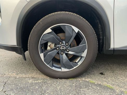 Used 2024 Nissan Rogue SV AWD/4WD image 29