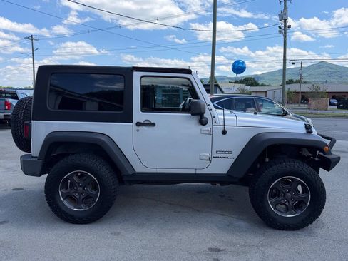 Used 2011 Jeep Wrangler Sport AWD/4WD image 5