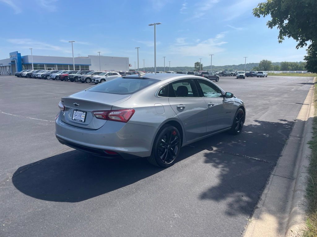 Used 2025 Chevrolet Malibu LT FWD image 5
