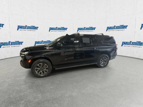 Used 2023 Chevrolet Suburban Z71 w/ Z71 Off-Road Package AWD/4WD image 6