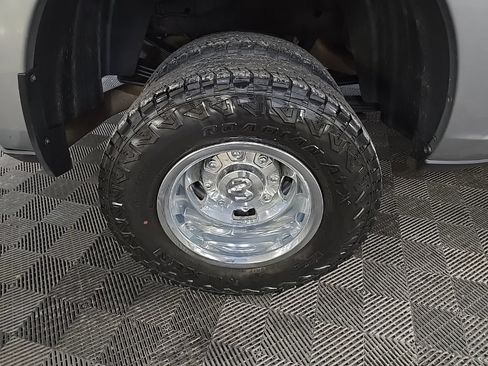 Used 2024 RAM 3500 Tradesman w/ Chrome Appearance Group AWD/4WD image 13