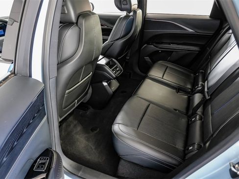 Used 2024 Cadillac Lyriq Luxury image 39