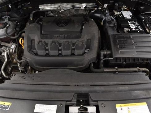 Certified 2024 Volkswagen Tiguan SE w/ Panoramic Sunroof Package image 28