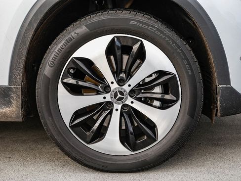 Certified 2025 Mercedes-Benz GLA 250 image 9