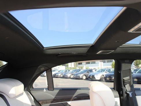 Used 2015 Mercedes-Benz S 550 Sedan image 27