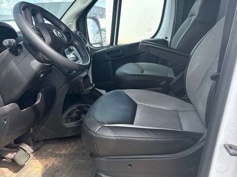 Used 2026 RAM ProMaster 2500 w/ Convenience Group FWD image 3