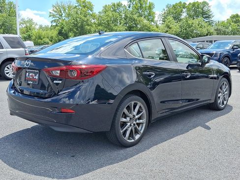 Used 2018 MAZDA MAZDA3 Grand Touring w/ Premium Equipment Package FWD image 5