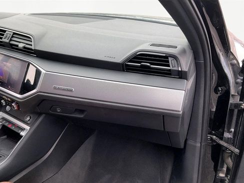 Used 2020 Audi Q3 2.0T Premium Plus w/ Premium Plus Package image 28