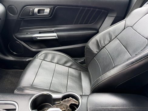 Used 2019 Ford Mustang Premium RWD image 10