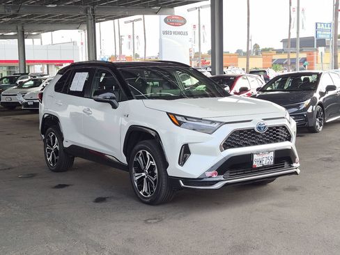 Certified 2023 Toyota RAV4 XSE w/ Weather Package AWD/4WD image 2