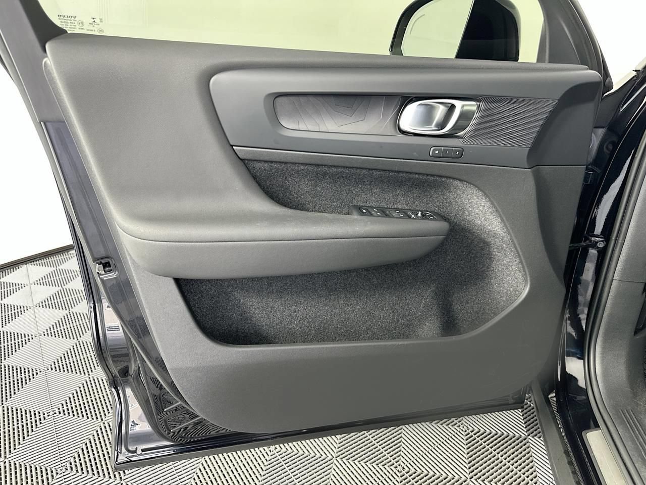 Used 2023 Volvo XC40 Recharge Plus AWD/4WD image 19