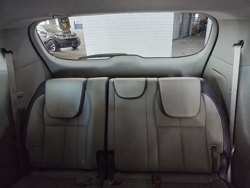 Used 2017 Kia Sedona EX image 17