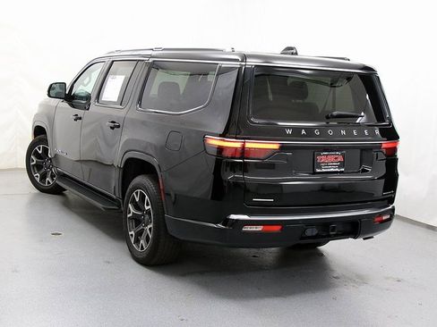 Used 2023 Jeep Wagoneer L Series III w/ Preferred Equipment Group image 8