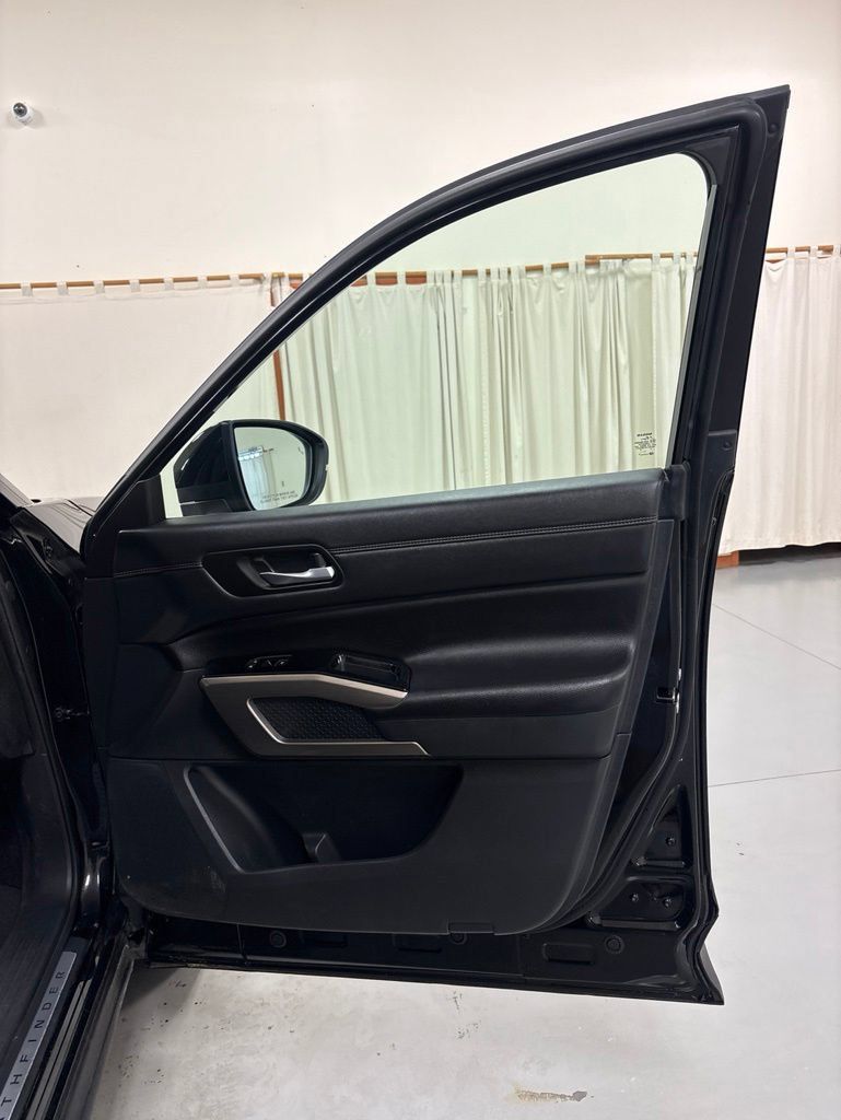 Used 2025 Nissan Pathfinder Platinum w/ Cargo Package FWD image 31