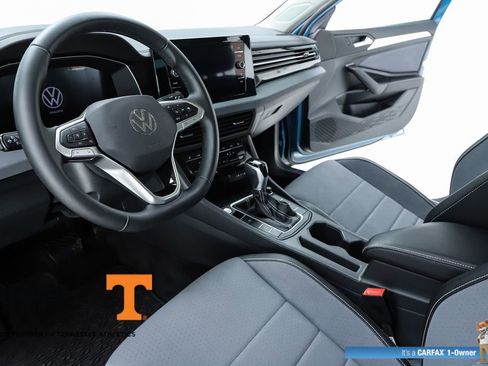 Used 2025 Volkswagen Jetta SE w/ Black Wheel Package image 55