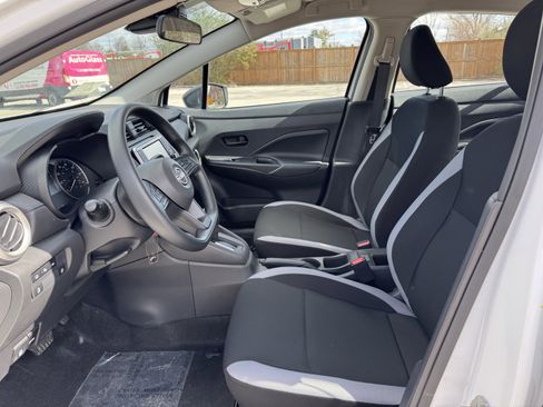 Used 2025 Nissan Versa S w/ S Plus Package image 4