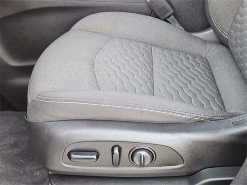 Used 2021 Chevrolet Equinox LT image 24