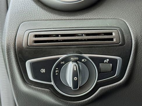 Used 2022 Mercedes-Benz GLC 300 GLC 300 image 10