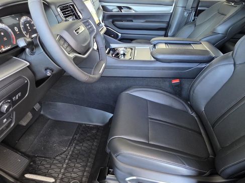 New 2026 Jeep Grand Wagoneer 4WD image 7