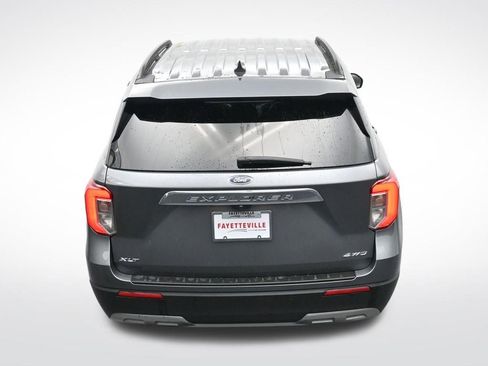 Used 2024 Ford Explorer XLT w/ Equipment Group 202A AWD/4WD image 27