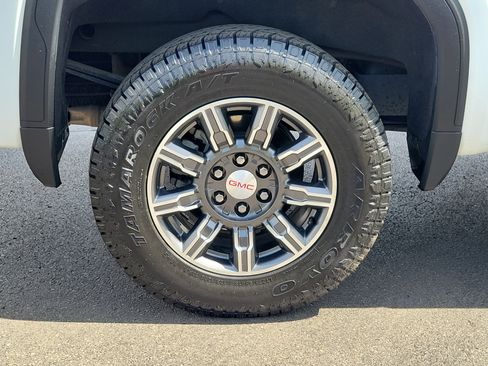 Used 2024 GMC Sierra 1500 AT4 w/ AT4 Premium Package image 5
