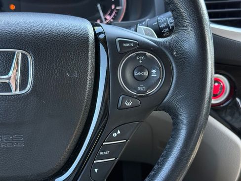 Used 2016 Honda Pilot Touring image 29