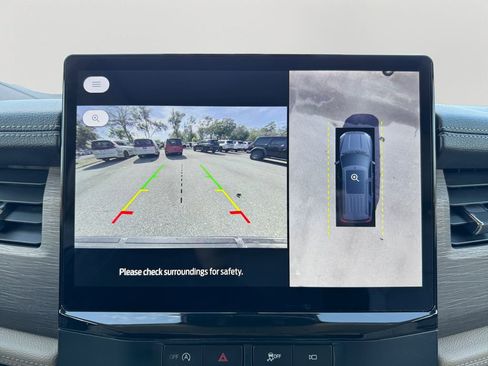 Used 2024 Ford Expedition Limited image 26