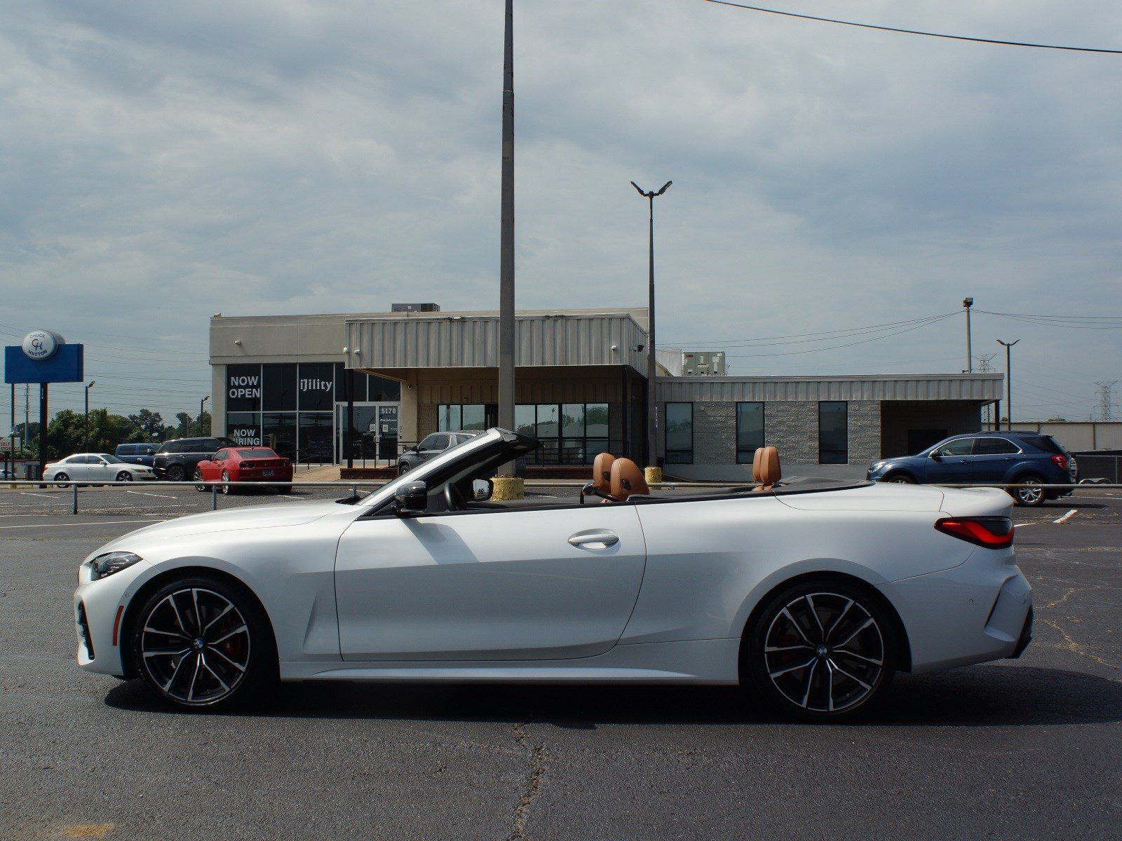 Used 2024 BMW M440i Convertible w/ Premium Package RWD image 28