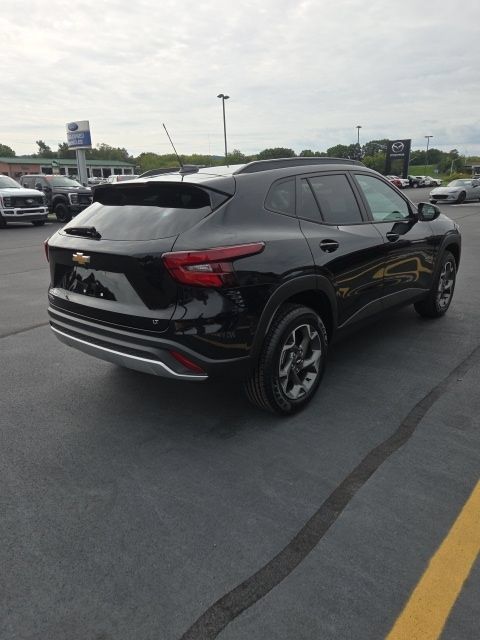 Used 2024 Chevrolet Trax LT FWD image 5