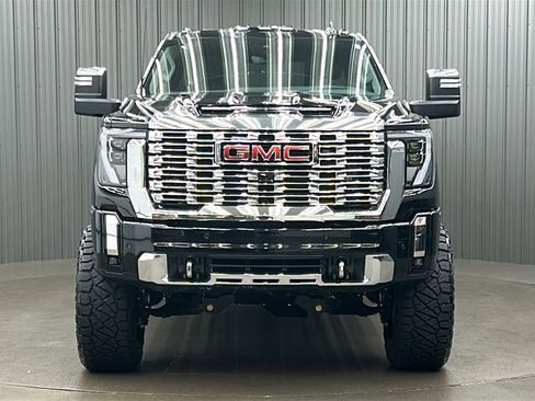 Used 2025 GMC Sierra 3500 Denali w/ Denali Reserve Package image 8
