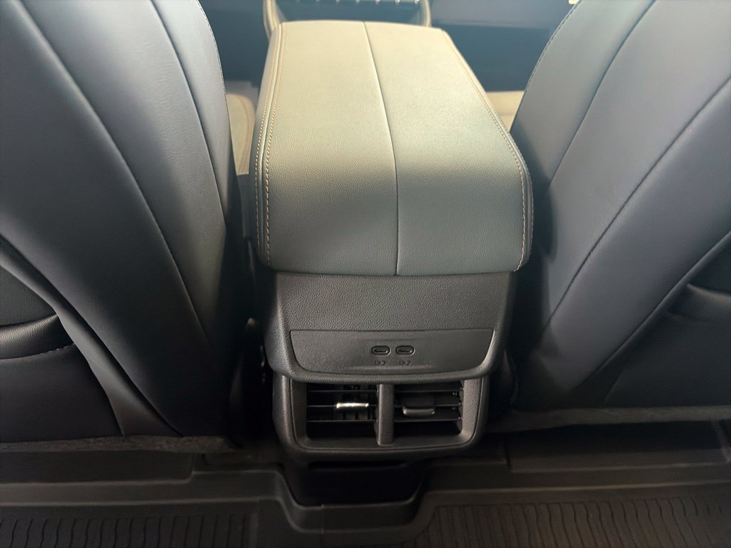 New 2027 GMC Terrain AT4 w/ LPO, Black Badging Package AWD/4WD image 10