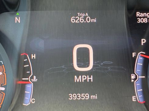 Used 2025 Jeep Compass Trailhawk AWD/4WD image 39