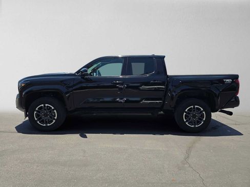 Used 2025 Toyota Tacoma TRD Sport w/ TRD Sport Upgrade Package AWD/4WD image 6
