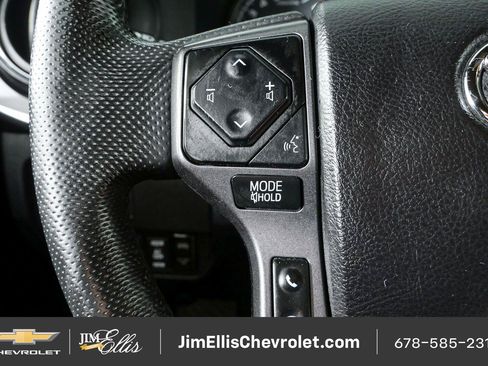 Used 2021 Toyota Tacoma TRD Off-Road w/ Technology Package AWD/4WD image 10