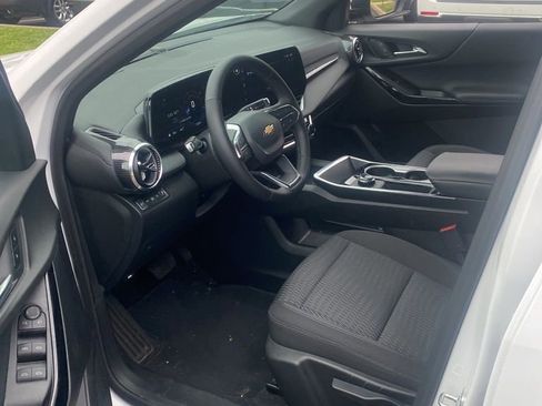 Used 2026 Chevrolet Equinox LT AWD/4WD image 24