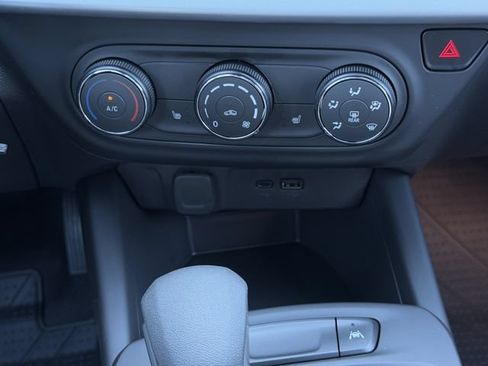 New 2026 Chevrolet Trax LS w/ LS Convenience Package FWD image 15