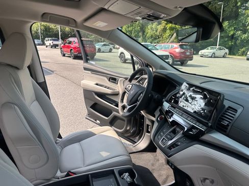 Certified 2026 Honda Odyssey EX-L image 30