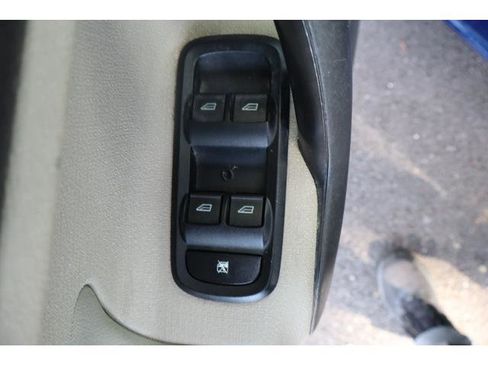 Used 2016 Ford Fiesta SE w/ Cold Weather Package FWD image 9