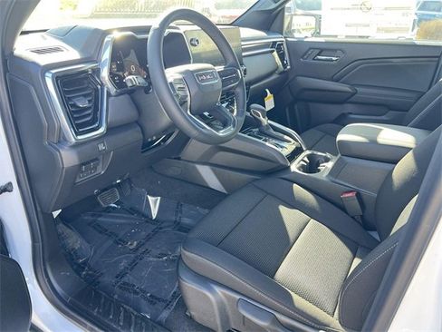 New 2026 GMC Canyon Elevation w/ LPO, Black Badging Package image 9