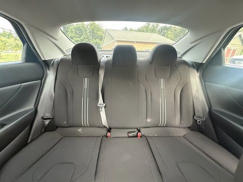 Used 2023 Hyundai Elantra SEL w/ Convenience Package image 28